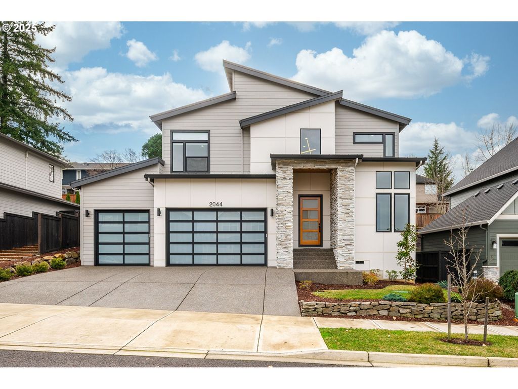 2044 Nw 33RD Way, Camas, WA 98607