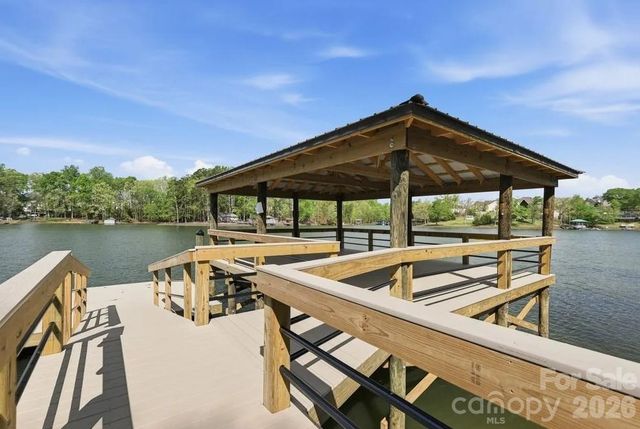 17118 Walker Wylie Drive, Charlotte, NC 28278