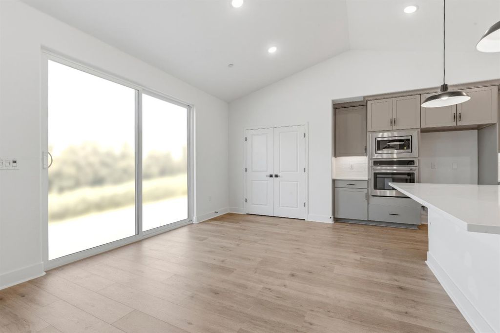 Image 9 of property listing at 8069 Cottonwood Drive, Friant, CA 93626