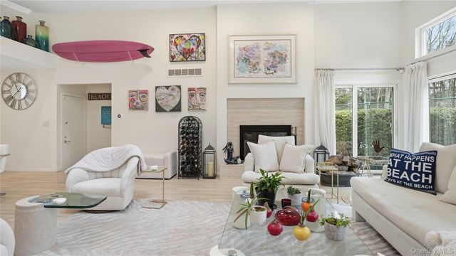 15 Blueberry Lane, Quogue, NY 11959