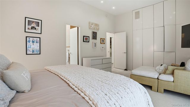 15 Blueberry Lane, Quogue, NY 11959