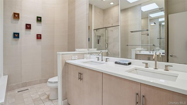 15 Blueberry Lane, Quogue, NY 11959