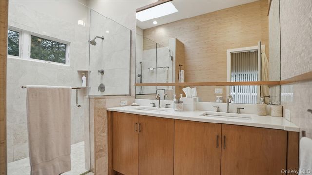 15 Blueberry Lane, Quogue, NY 11959