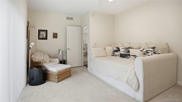 15 Blueberry Lane, Quogue, NY 11959