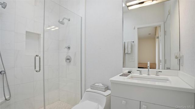 15 Blueberry Lane, Quogue, NY 11959