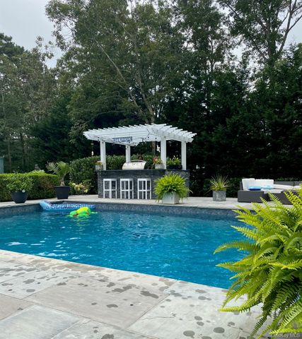 15 Blueberry Lane, Quogue, NY 11959