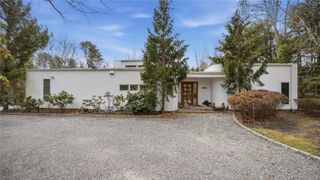 15 Blueberry Lane, Quogue, NY 11959