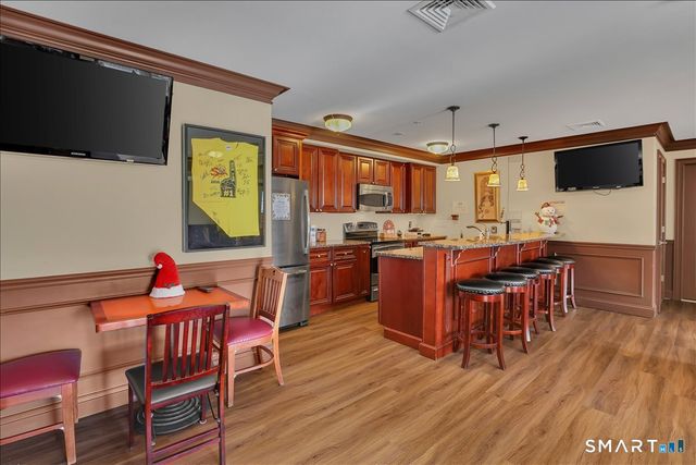 461 Bank Street 606, New London, CT 06320