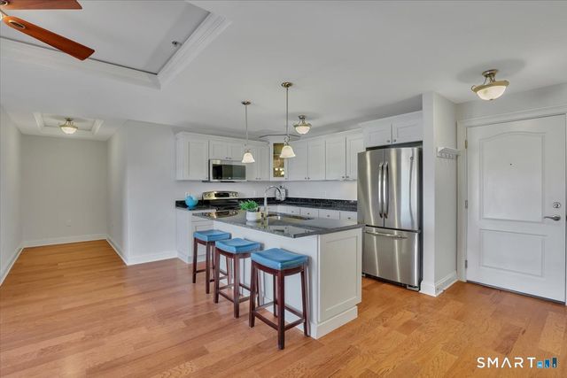 461 Bank Street 606, New London, CT 06320