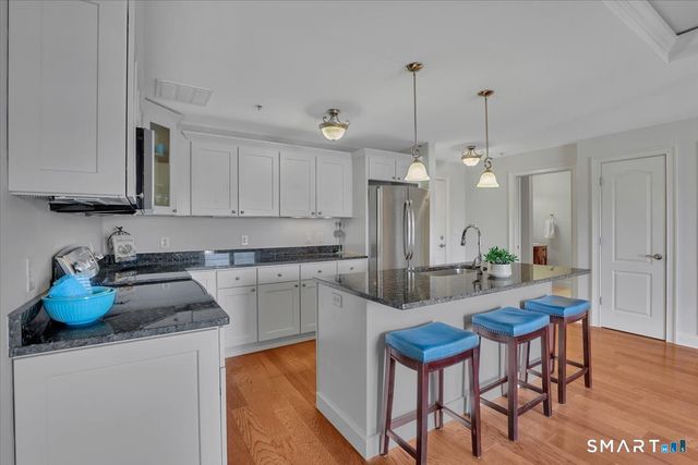 461 Bank Street 606, New London, CT 06320