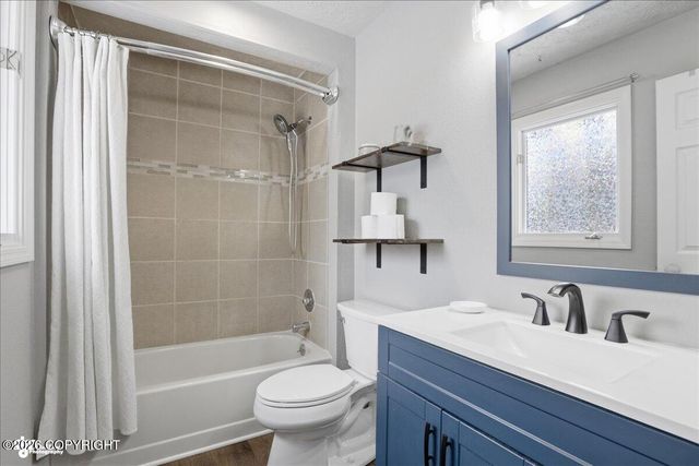 9621 Nizki Circle, Eagle River, AK 99577