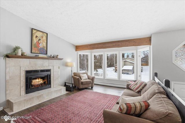 9621 Nizki Circle, Eagle River, AK 99577