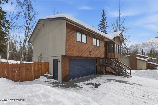 9621 Nizki Circle, Eagle River, AK 99577