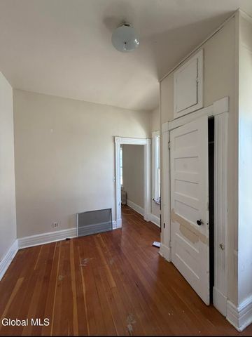 865 Madison Avenue, Albany, NY 12208