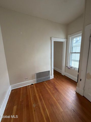 865 Madison Avenue, Albany, NY 12208