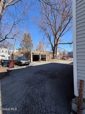 865 Madison Avenue, Albany, NY 12208