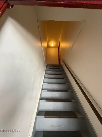 865 Madison Avenue, Albany, NY 12208