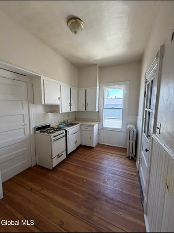 865 Madison Avenue, Albany, NY 12208