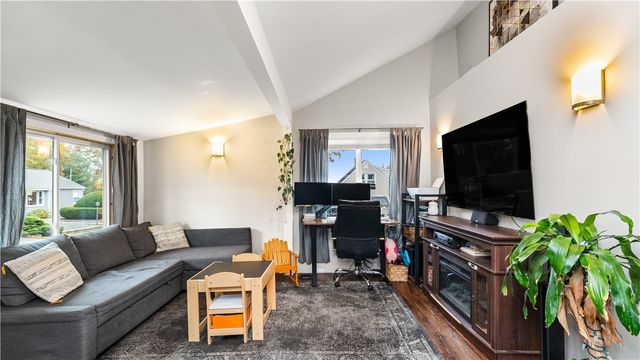 21 Darton Street, Coventry, RI 02816