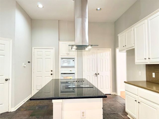 12110 Shadowpoint Drive, Houston, TX 77082