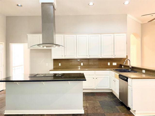 12110 Shadowpoint Drive, Houston, TX 77082