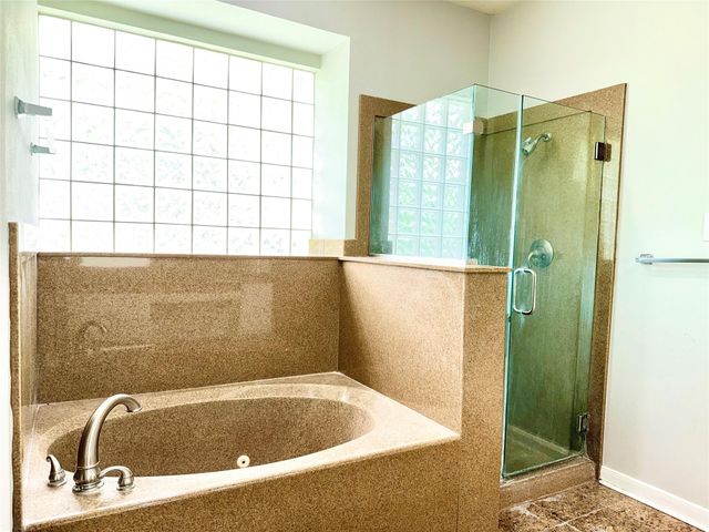 12110 Shadowpoint Drive, Houston, TX 77082
