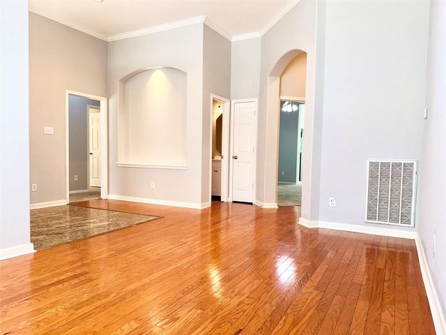 12110 Shadowpoint Drive, Houston, TX 77082