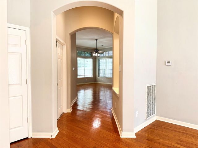 12110 Shadowpoint Drive, Houston, TX 77082