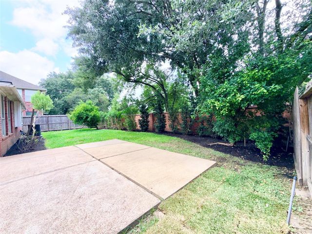 12110 Shadowpoint Drive, Houston, TX 77082
