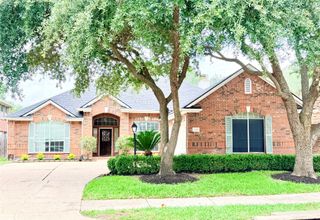 12110 Shadowpoint Drive, Houston, TX 77082