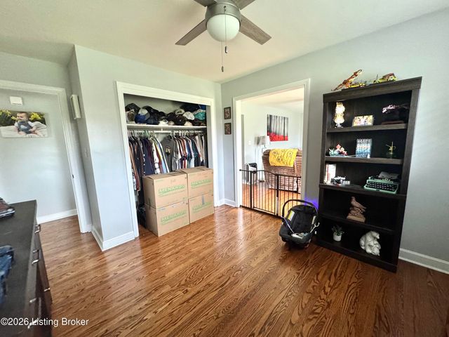 4604 Walden Dr, Louisville, KY 40229