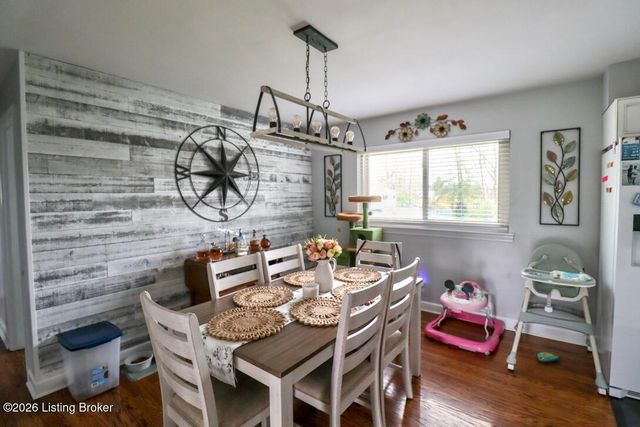 4604 Walden Dr, Louisville, KY 40229