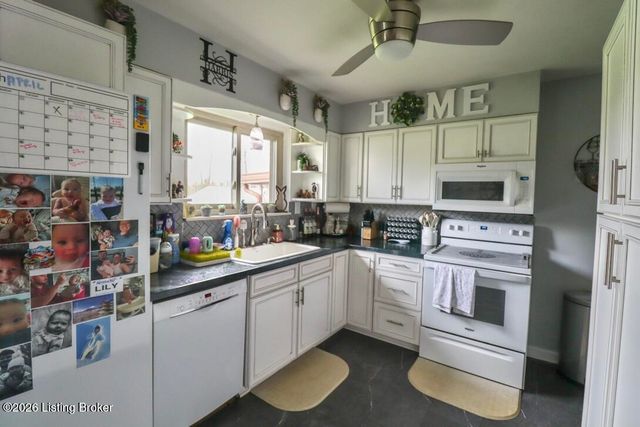 4604 Walden Dr, Louisville, KY 40229