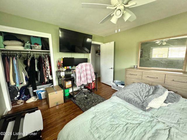 4604 Walden Dr, Louisville, KY 40229