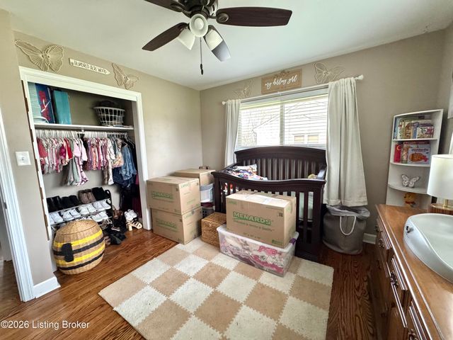 4604 Walden Dr, Louisville, KY 40229