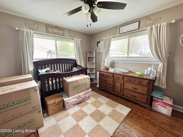 4604 Walden Dr, Louisville, KY 40229