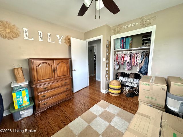 4604 Walden Dr, Louisville, KY 40229