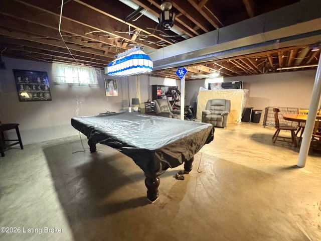 4604 Walden Dr, Louisville, KY 40229