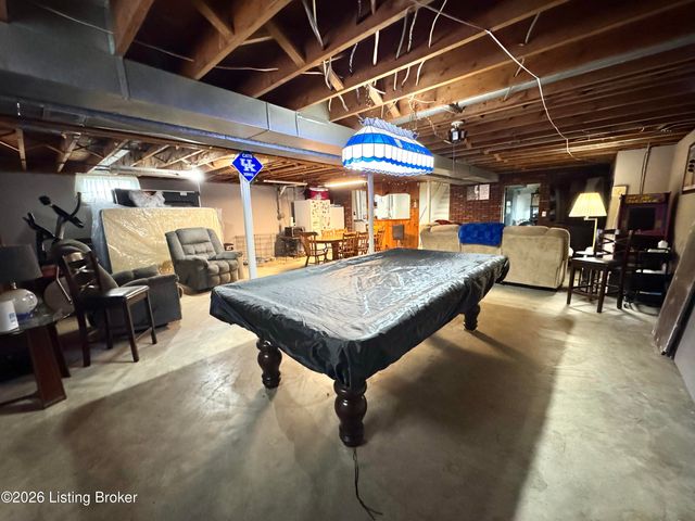 4604 Walden Dr, Louisville, KY 40229