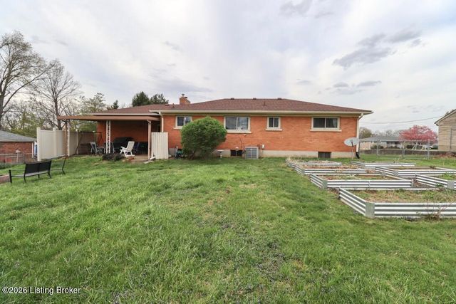 4604 Walden Dr, Louisville, KY 40229