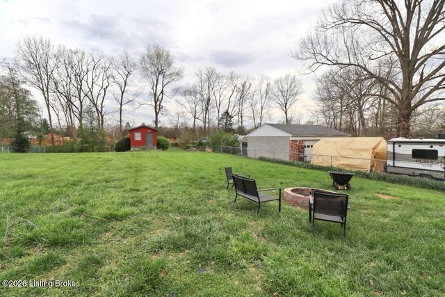 4604 Walden Dr, Louisville, KY 40229