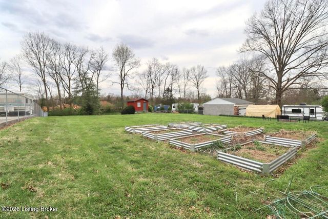 4604 Walden Dr, Louisville, KY 40229