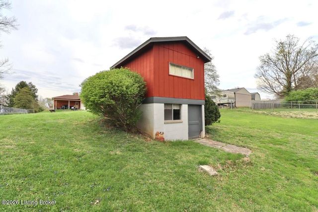 4604 Walden Dr, Louisville, KY 40229