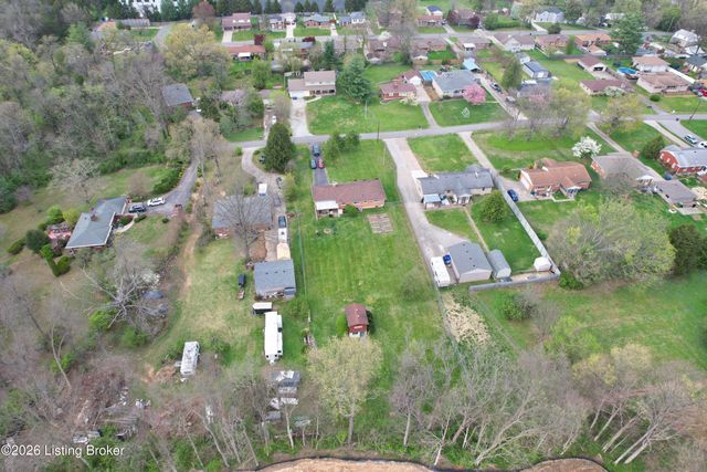 4604 Walden Dr, Louisville, KY 40229