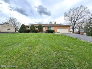 4604 Walden Dr, Louisville, KY 40229