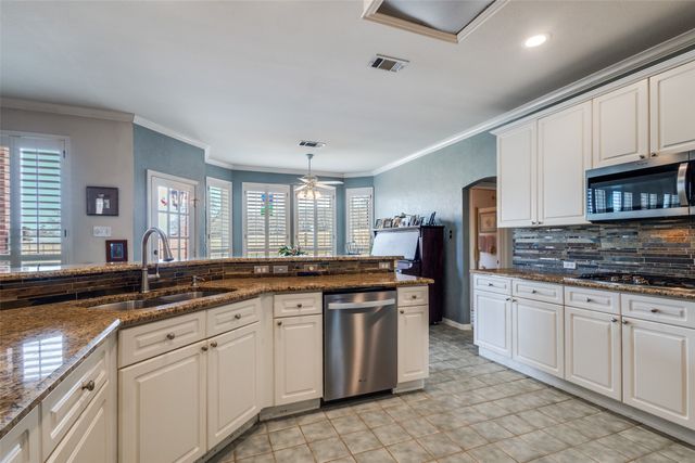 307 Chestnut Cove Circle, Southlake, TX 76092