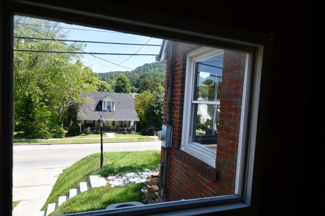 291 Main Street, Irvine, KY 40336