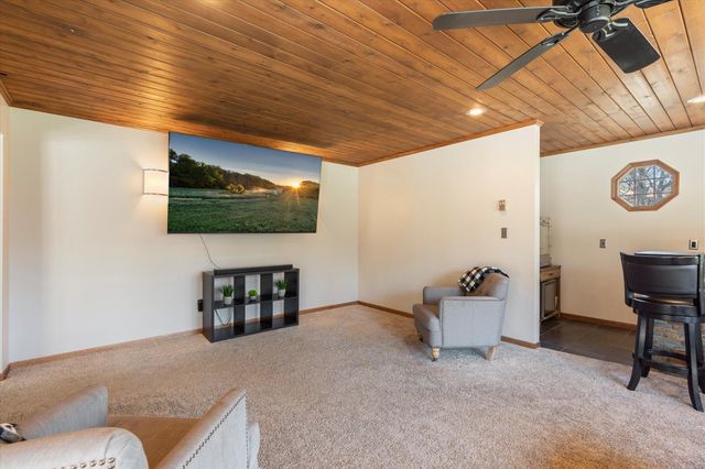 15002 University Avenue NW, Andover, MN 55304