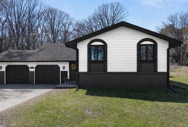 15002 University Avenue NW, Andover, MN 55304