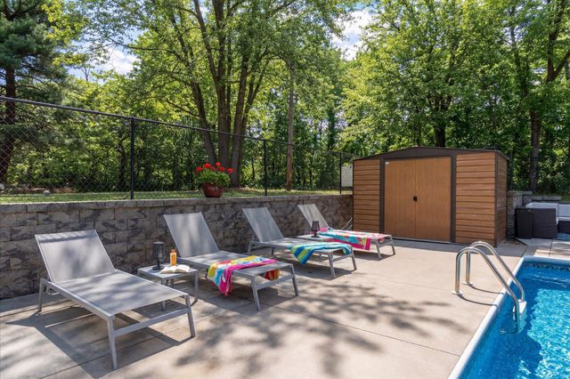 15002 University Avenue NW, Andover, MN 55304